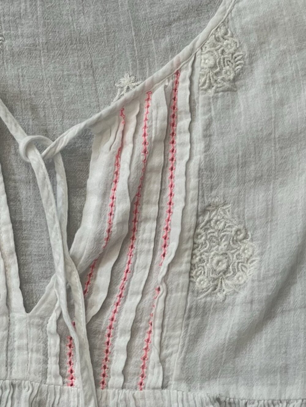 Anthropologie Women’s Eloise Top Size Medium White Pink Boho Babydoll Feminine - Picture 2 of 7